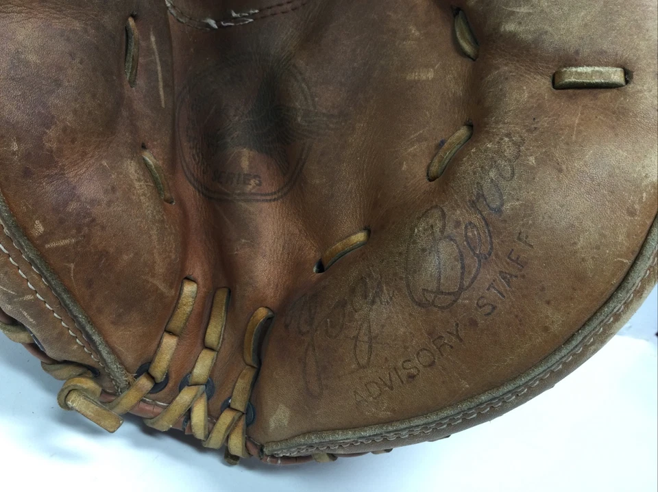 Vtg Spalding Yoga Berra Catchers mitt glove Players series advisory staff RTH - Image 3 of 4