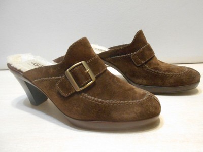 comfortable stylish clogs