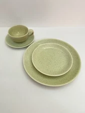 Vintage MCM LAUREL POTTERY CALIFORNIA LIVING Speckled Green 4Piece Place Setting