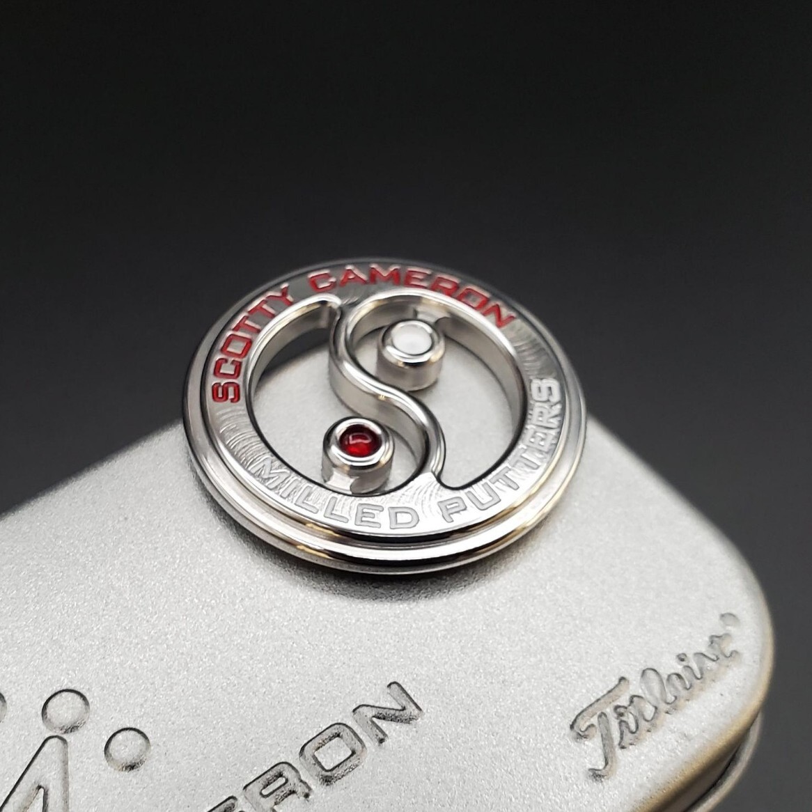 ラウンド用品・アクセサリー Scotty Cameron YIN/YANG ROUND BALL COIN 5dd8ae3358c7da4086138a598aae22