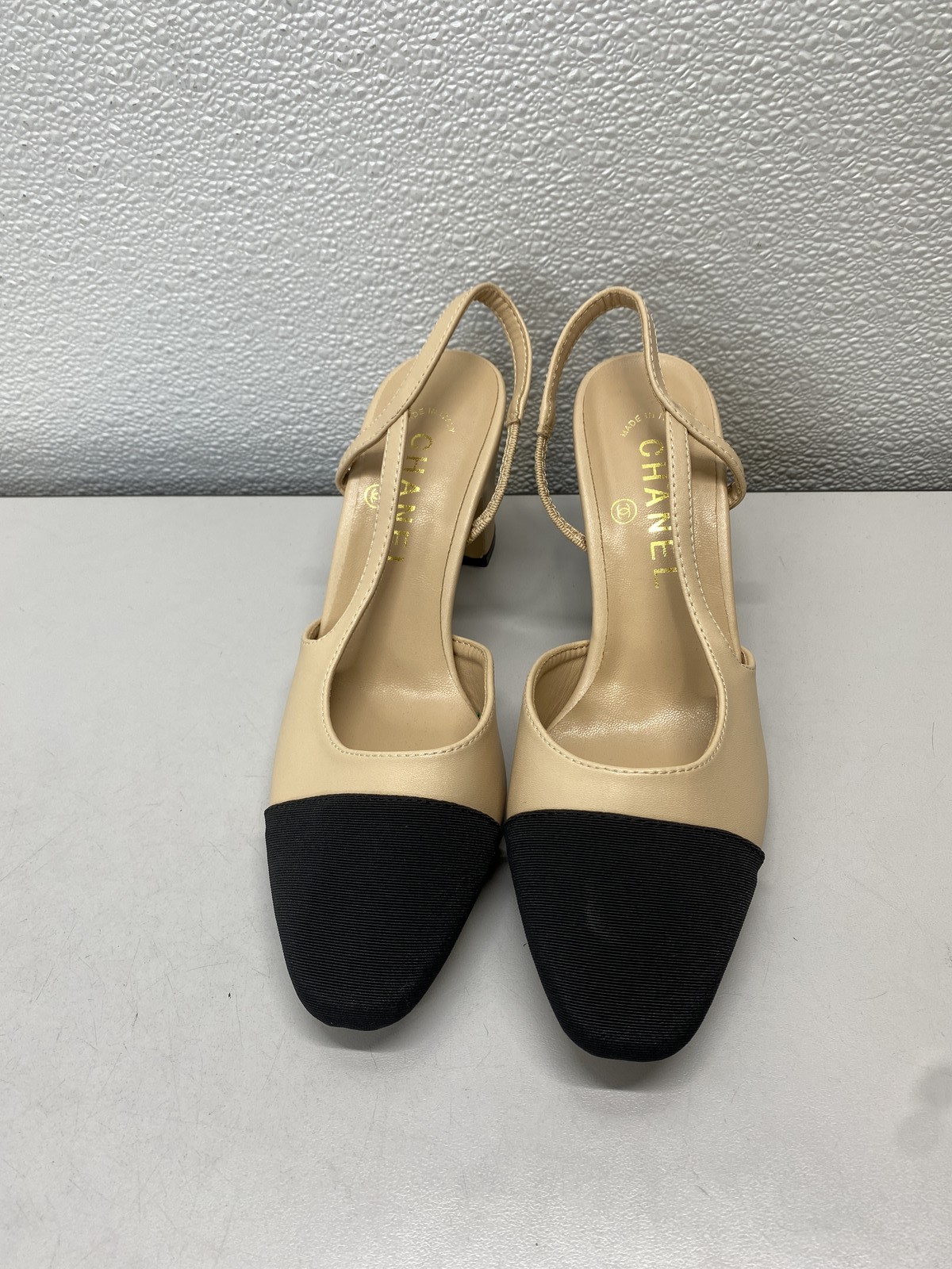 Chanel Womens Goatskin & Grosgrain Slingback Pumps Size 8/EU 39 Black,  Beige