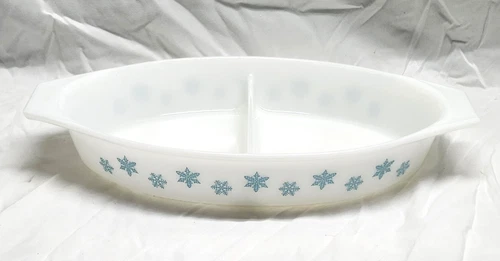 Vintage 1956 Pyrex  1-1/2 Quart Pyrex Divided Dish Turquoise Snowflake No Lid #1