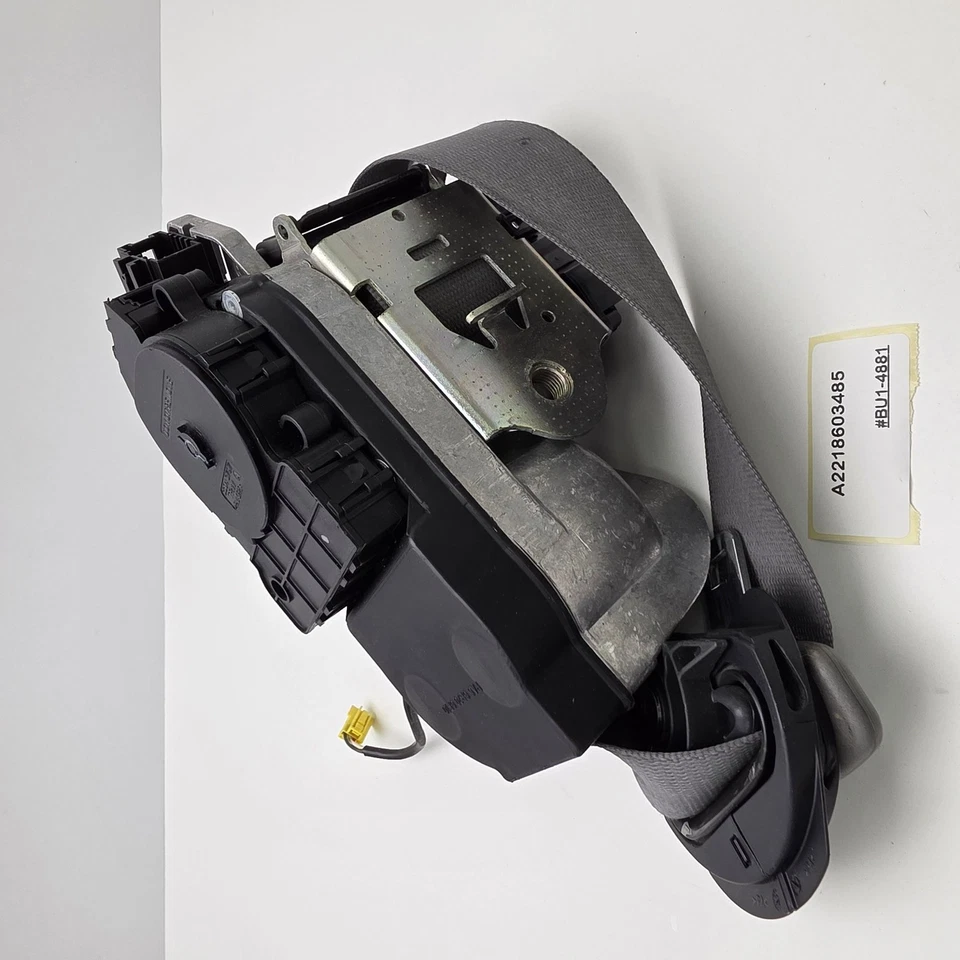 2007-2009 Mercedes-Benz S550 Front Right Seat Belt Retractor A2218603485 - Imagem 3 de 4