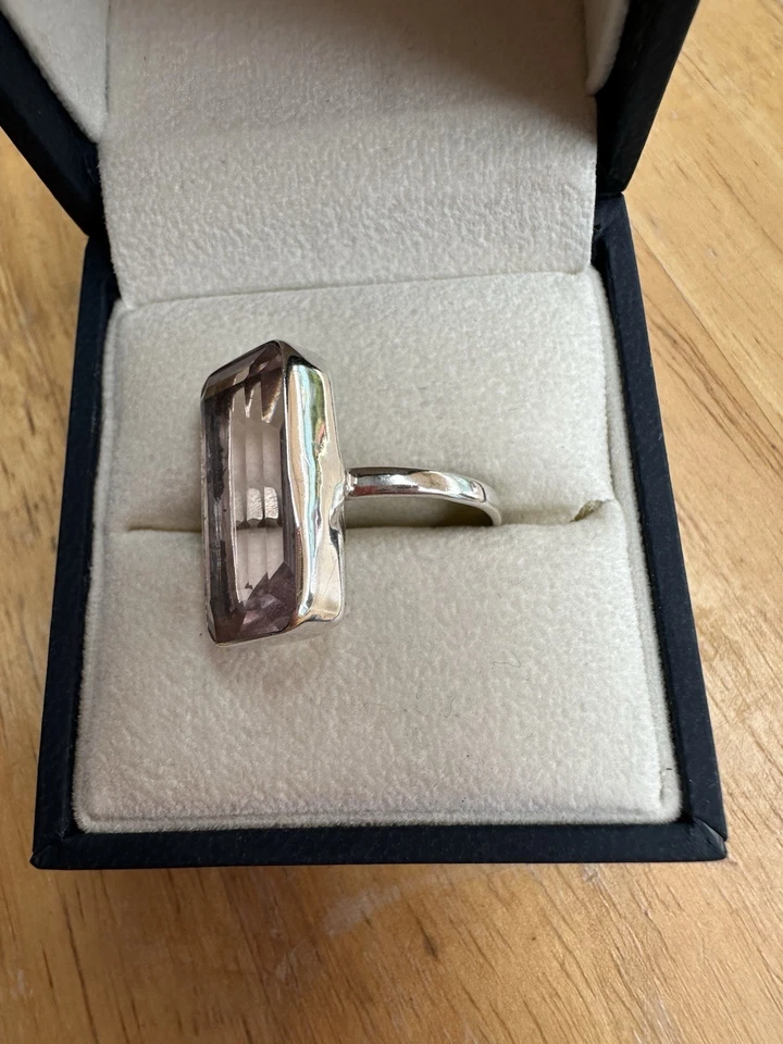 Precioso anillo de kuncita talla 7 Foto 3 de 4