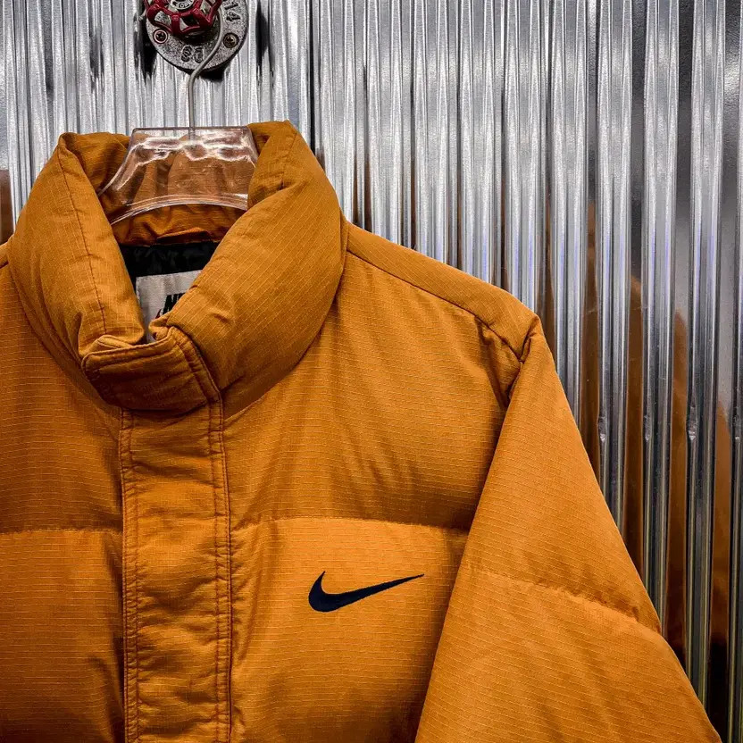 Nike 90s Old School Down Padding Jacket Men's Siz… - image 8