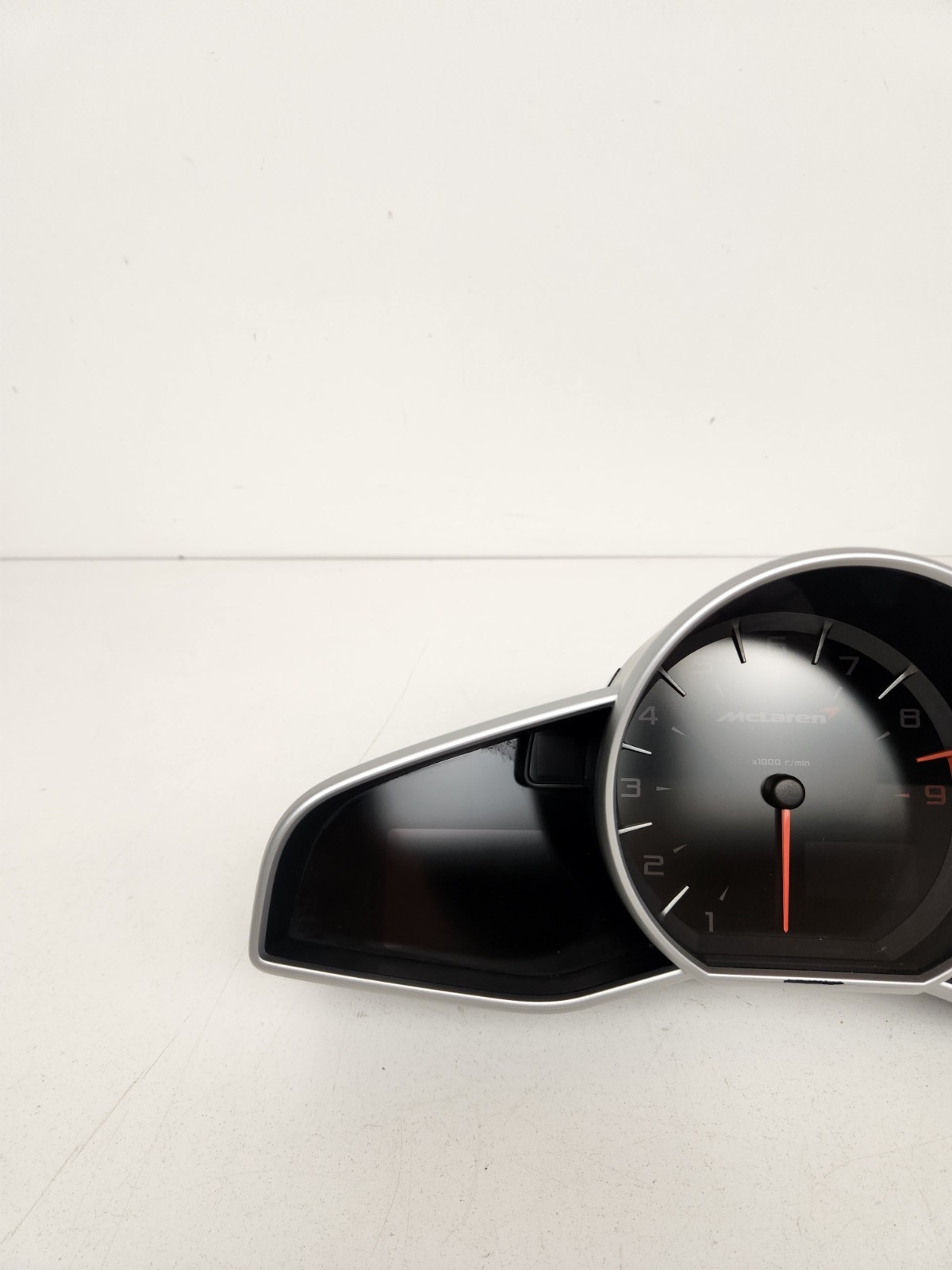 McLaren MP4-12C 2012-2014 Instrument cluster