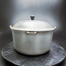 Vintage Club Aluminum Hammercraft 4.5 Qt Dutch Oven Pot Hammered w/Lid+Trivet