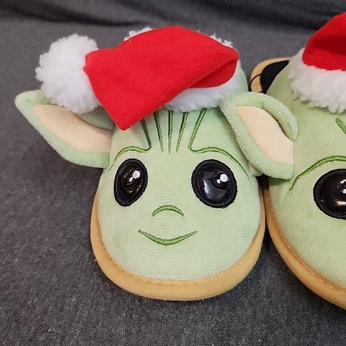 Star Wars Mandalorian Baby Yoda Child Slippers Christmas Hat Size Child XXL 4-5 - Picture 2 of 11