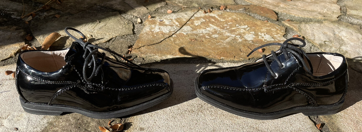 SAOLA Florsheim taglia 11.5 Reveal Jr scarpe Oxford nere in pelle verniciata nera punta bicicletta per ragazzi