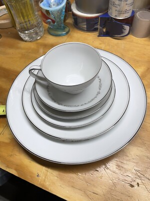 Noritake Mayfair 6109 service for 8 platinum trim