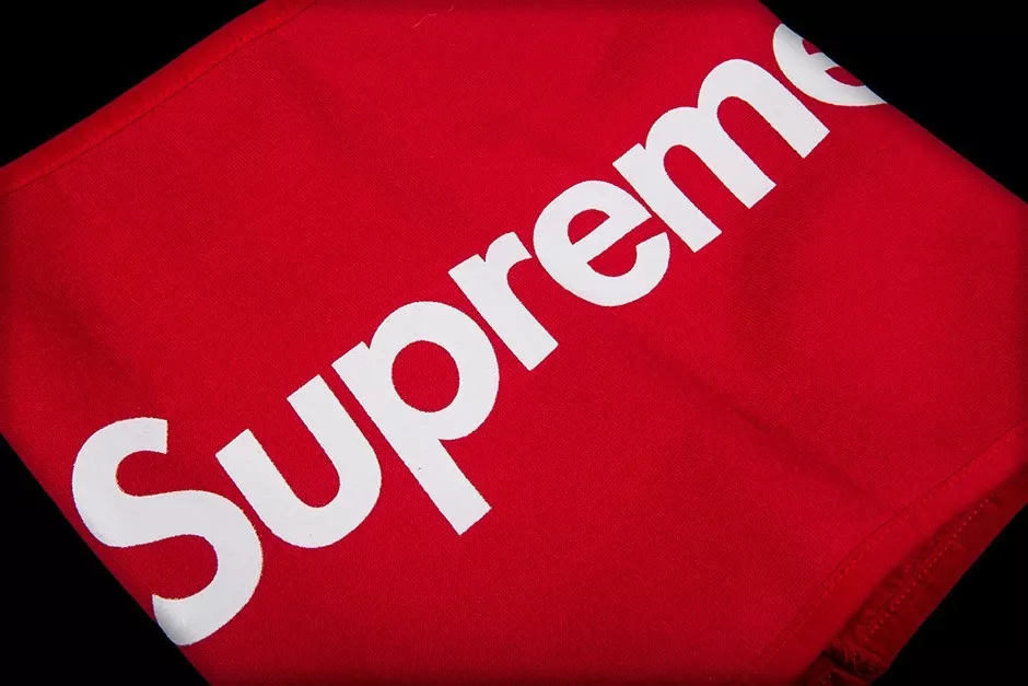 SUPREME GAITER FW15 ROUGE boîte à foulards pour col logo