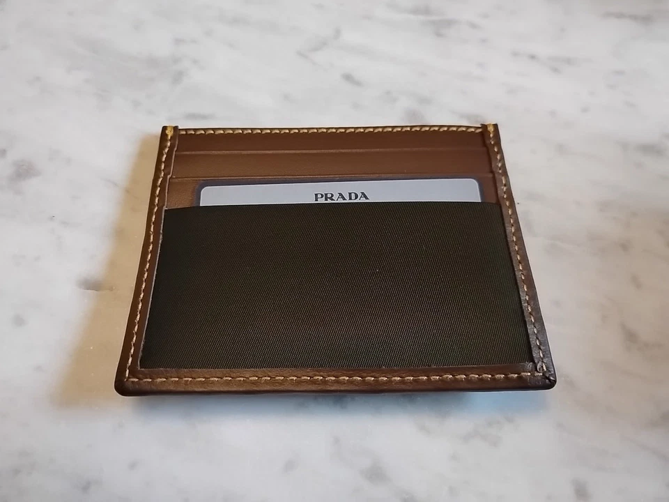 PRADA RE-НЕЙЛОНОВАЯ КОЖА КАРТА ЧЕХОЛ НЕЙЛОНА ЗЕЛЕНЫЙ КОРИЧНЕВЫЙ ЖЕНЩИН И МУЖЧИН - Изображение 2 из 3