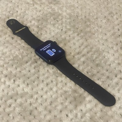 Apple Watch SE (1st Generation) 44mm Space Gray Aluminum  display picture 1