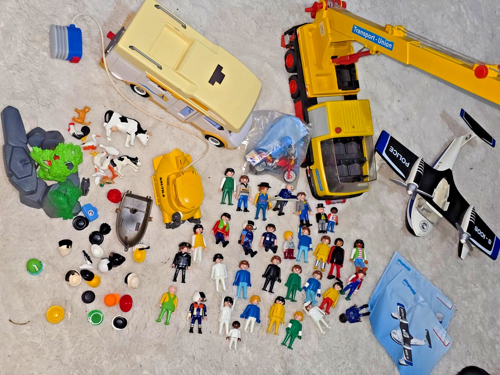 Playmobil Lote Grande Figuras / Sombreros / Animales / Avión / Autocaravana / Camión / Sub