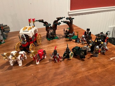 Lego Red Lion vs Green Dragon collection