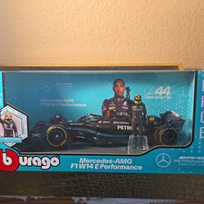 Bburago 1:24 Mercedes-AMG F1 W14 2023 Hamilton 44 Diecast w/ Figure