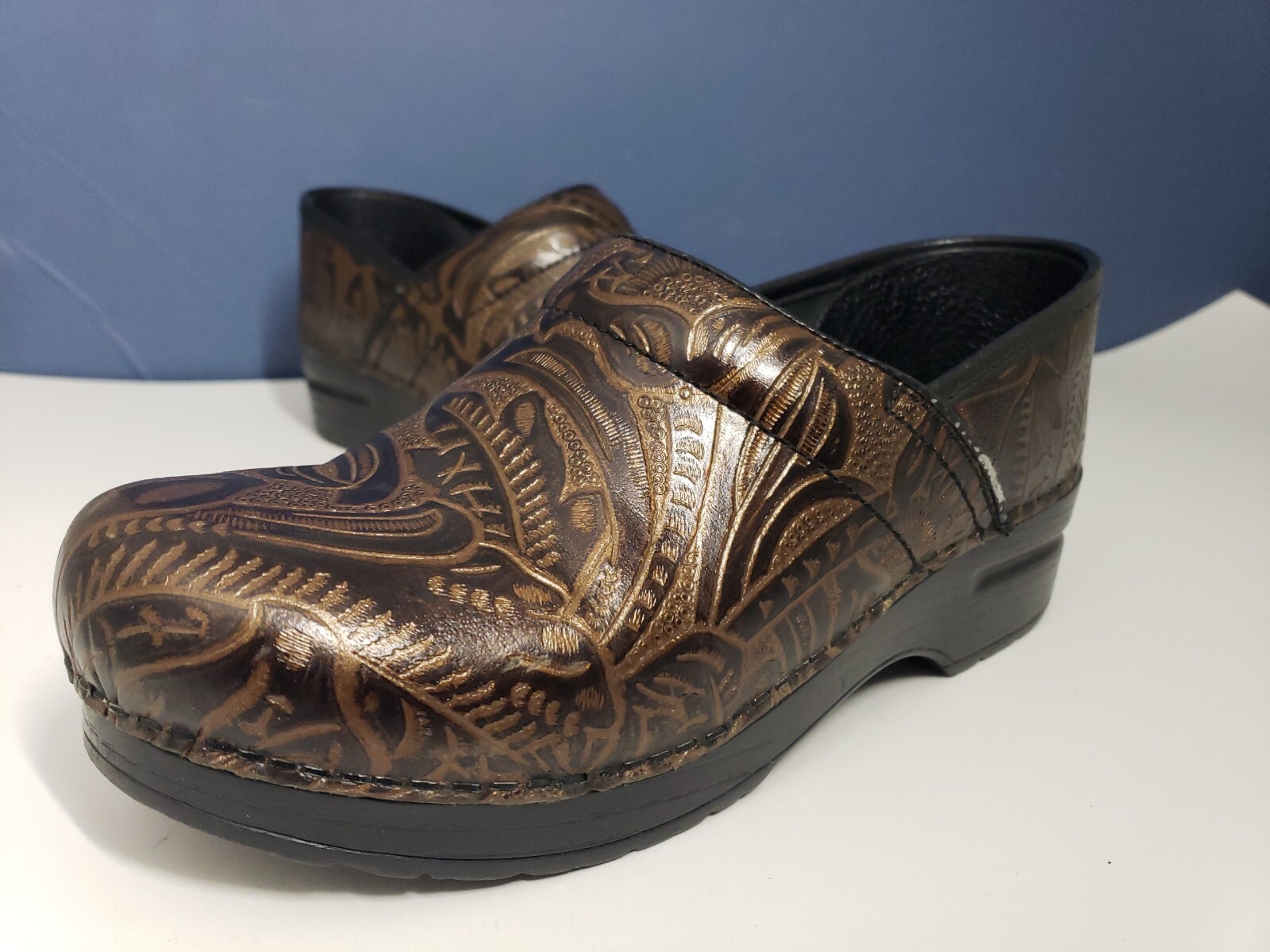 Dansko Clogs Brown Embossed Floral Tooled Leather Size 38 Women's Size 7