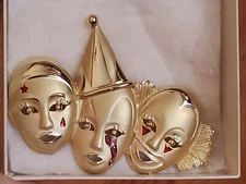 Vintage Signed AJC Triple Clown Gold Tone Enamel Theater Mask Faces Brooch (SS)