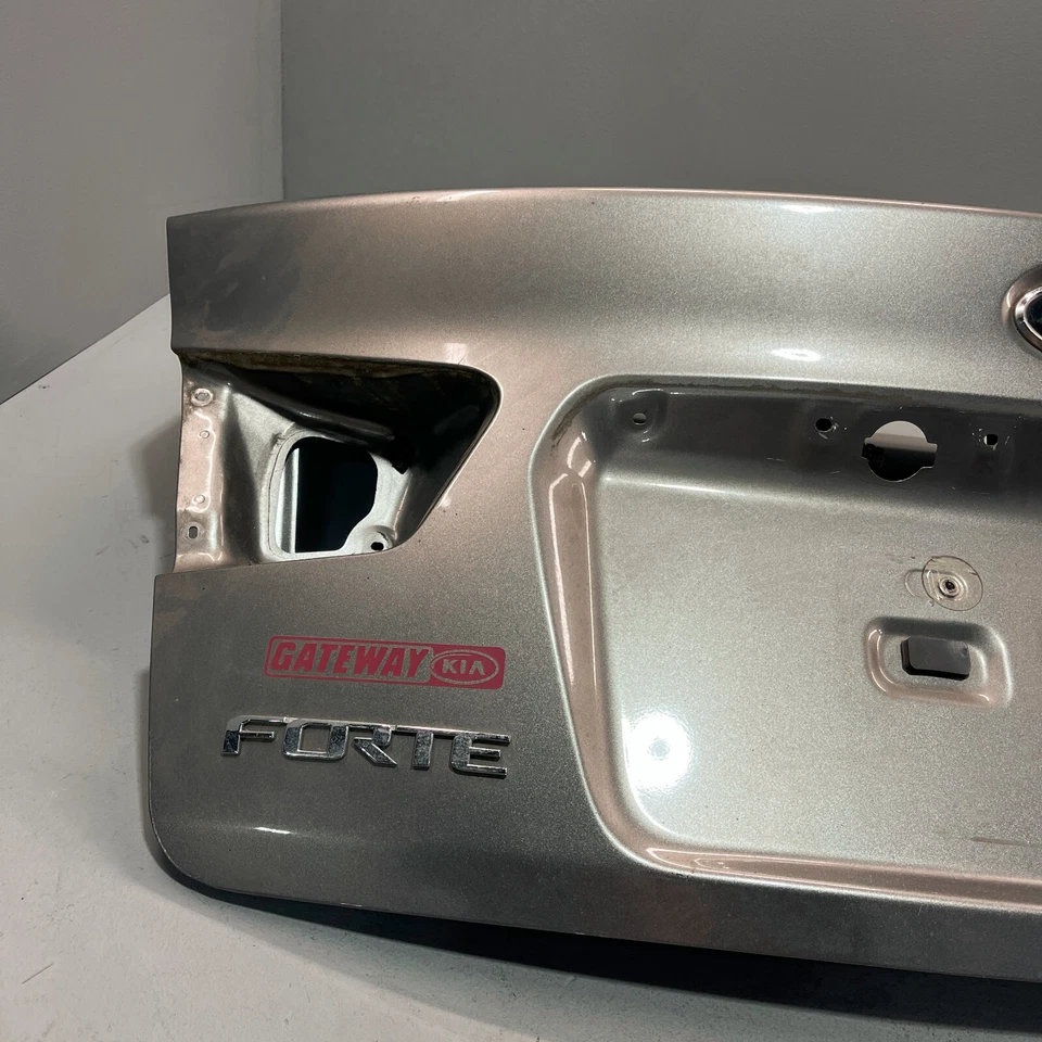 2010 - 2013 KIA FORTE СЕДАН ЗАДНИЙ БАГАЖНИК КРЫШКА КОРПУСА СЕРЫЙ OEM - Изображение 2 из 4