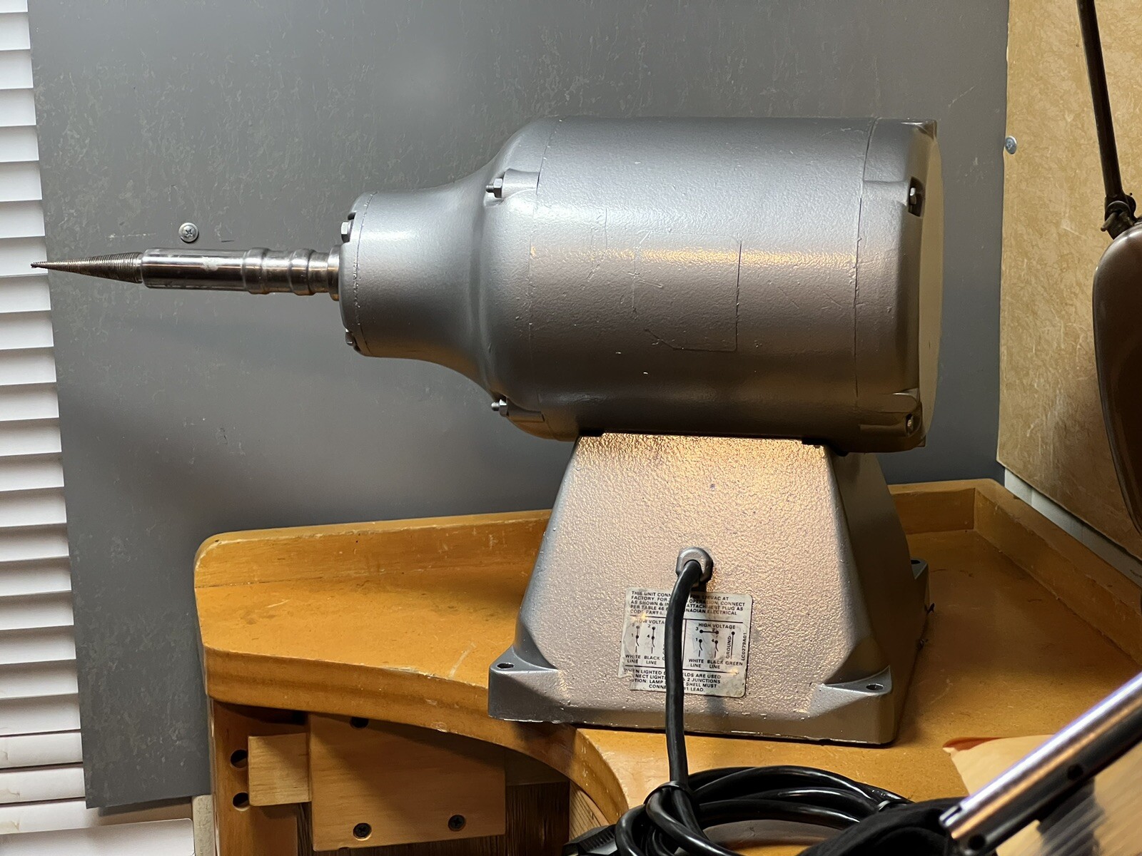 Baldor Jewelry, Dental Polishing lathe, BenchTop Buffer, Single Speed