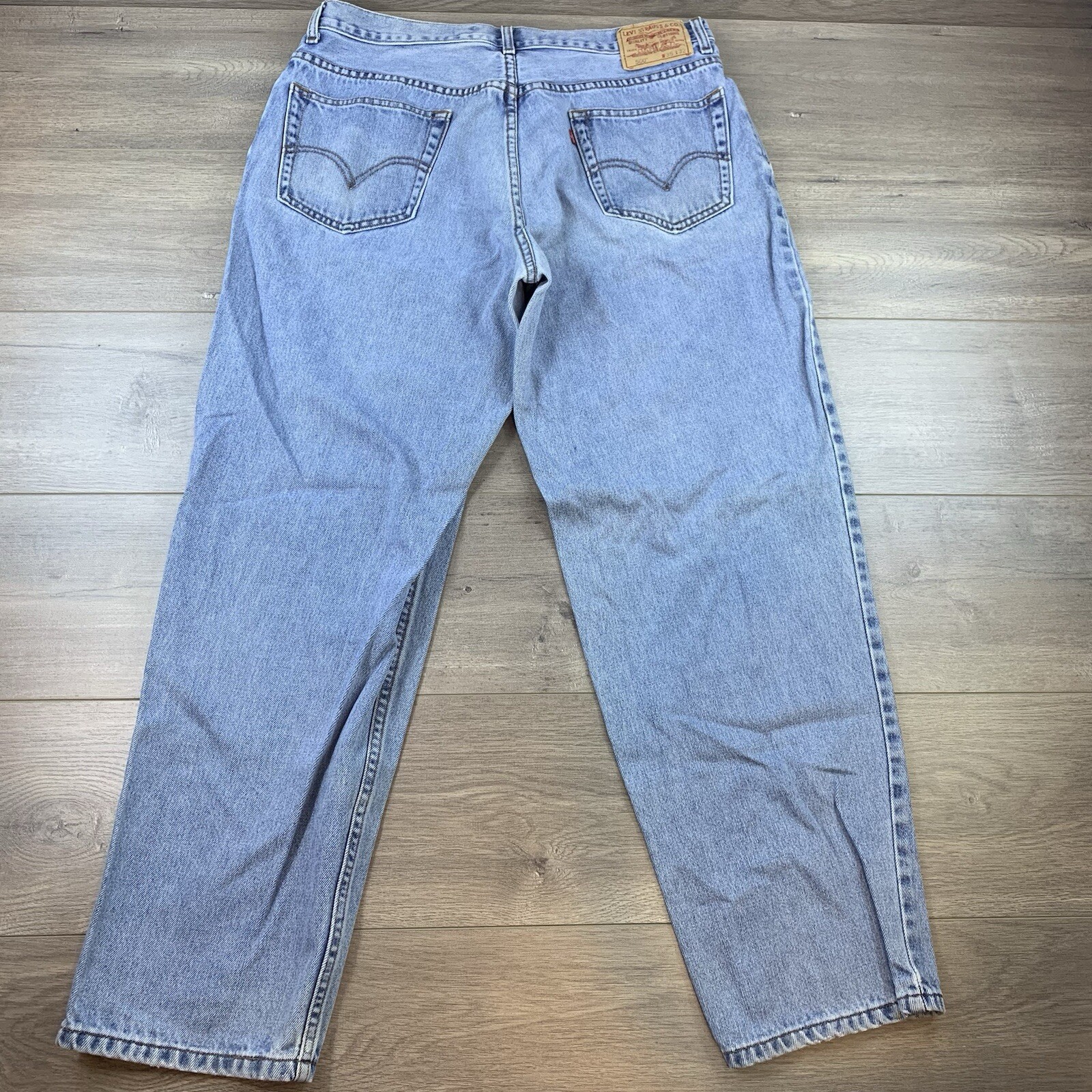 Levis 560 Jeans Mens Size 36 x 32 Comfort Fit Blue Light Wash Denim Vintage 90s thumbnail 2