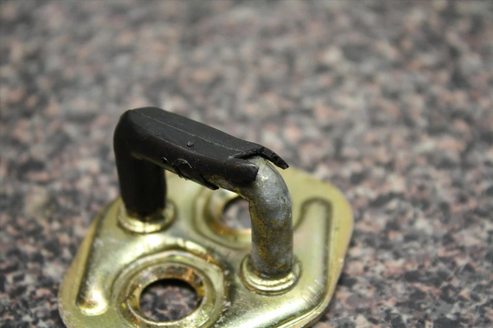 Nissan Máxima 1998 GLE PUERTA STRIKER PANEL PESTILLO 7Y3 98 Foto 2 de 4