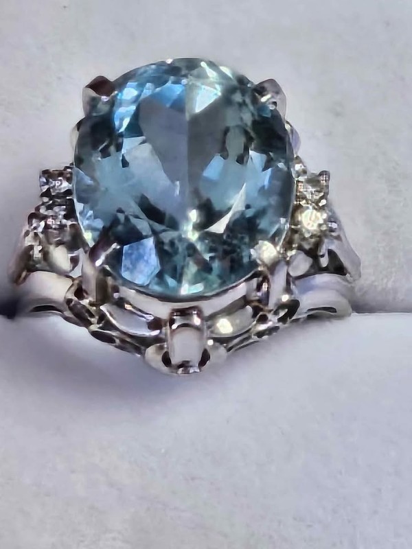 Platinum 6.64 ct Aquamarine and Diamond Ring