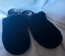 UGG Scuffette II Black Sheepskin Slip-On Slippers Closed Toe Women  s 9