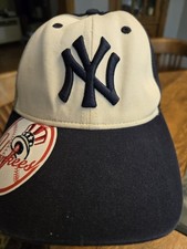 New York Yankees New Era MLB Logo Blue White Youth Size Baseball Hat. EUC