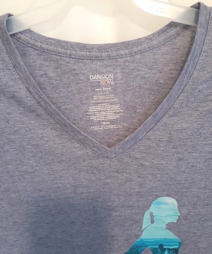 Ladies Activewear Tshirt by Danskin Now L(12-14) Grey, v-neck, pre-owned - Picture 5 of 7