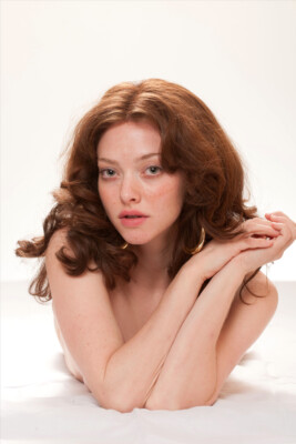 Amanda Seyfried Sexy Actress Art Wall Indoor Room Poster - POSTER 20x30