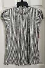 Women’s Elle Short Sleeve Blouse, Size XL. New With Tags.