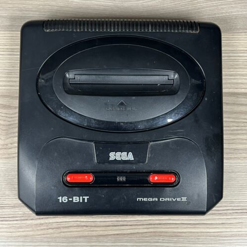 SEGA MEGA DRIVE II GAMES CONSOLE RETRO VINTAGE PAL 16-BIT COMPLETE WORKING - Picture 3 of 15