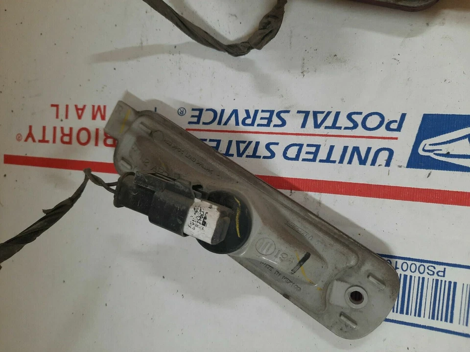 CHEVROLET COBALT PONTIAC G5 LUZ MARCADORA LATERAL TRASERA DERECHA OEM PASAJERO Foto 2 de 3