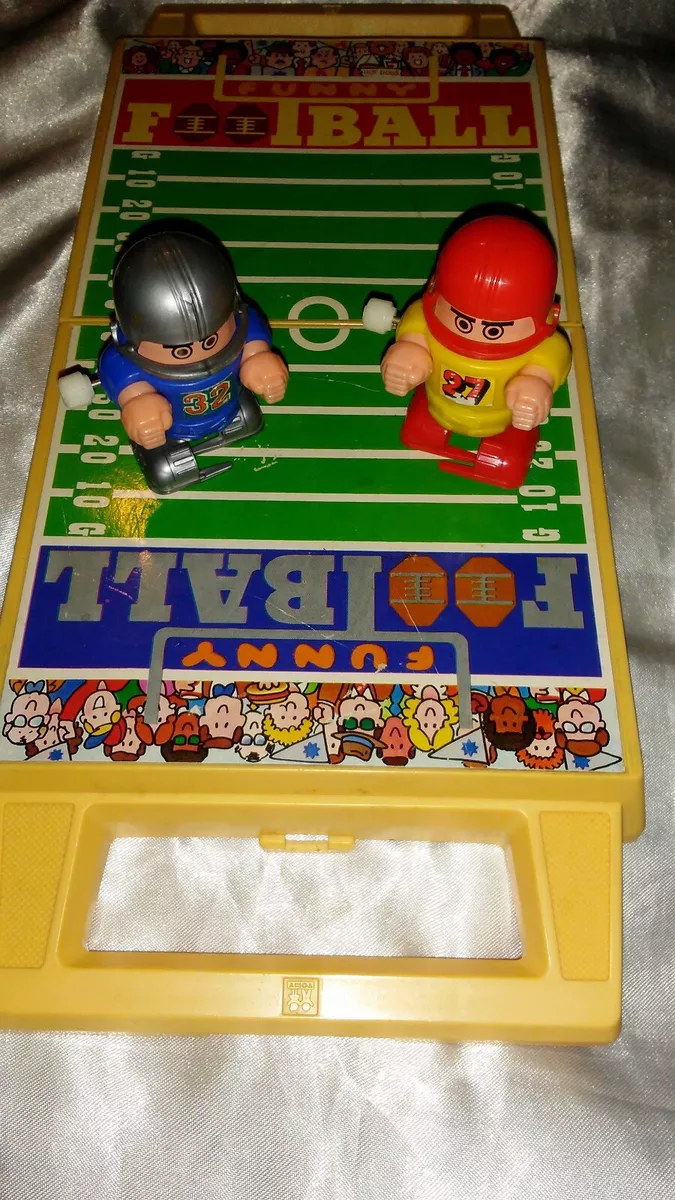 VINTAGE 1981 TOMY FUNNY FOOTBALL WIND UP TOY GAME