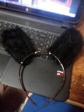 Ręcznie robione uszy kostiumu czarnego niedźwiedzia