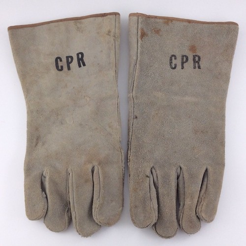 CPR Canada Pacific Railway Train Engineer Gloves Locomotive Collectible W547