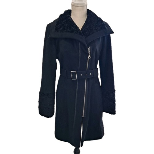 Guess asymmetrischer Mantel mit Gürtel und Reißverschluss vorne Größe Large Kunstfellkragen und Bündchen