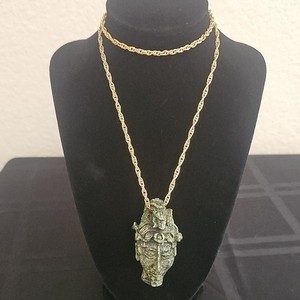 VIntage/Estate Mesoamerican Tribal Head Amulet Pendant Necklace Gold Green Chain