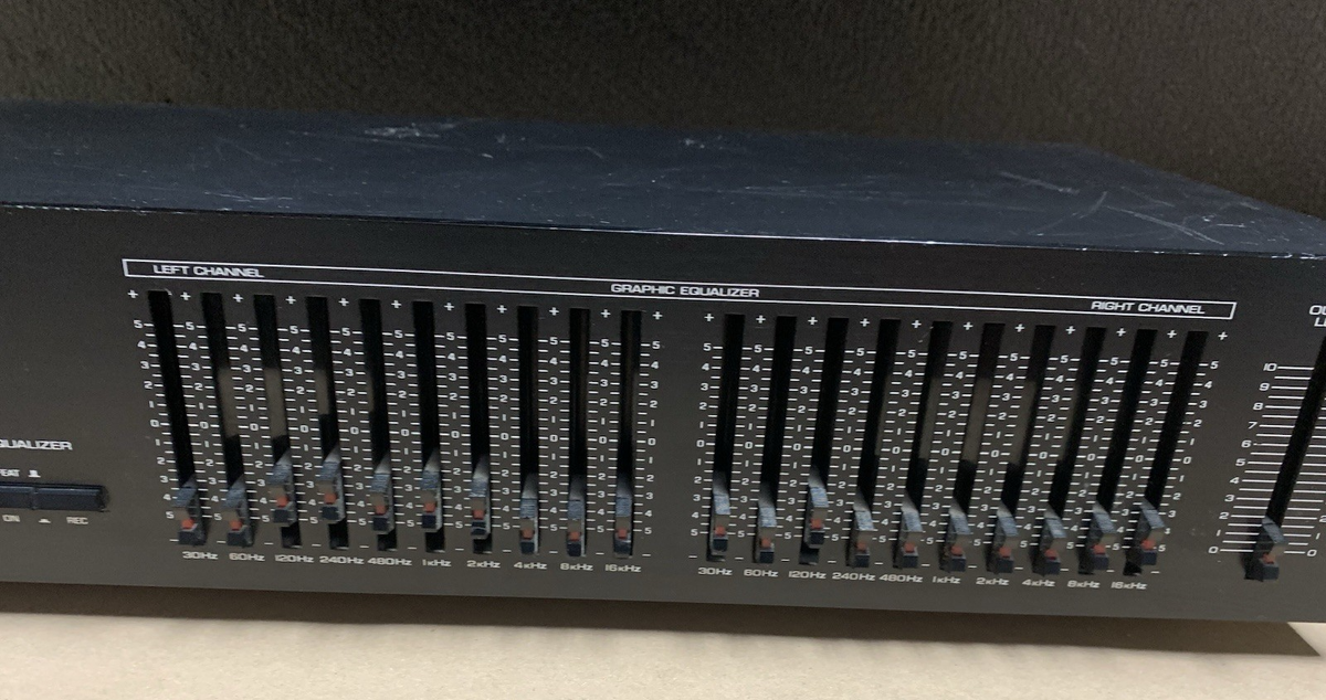 Yamaha Ge-30 Natural Sound 10 Band Graphic Equalizer With