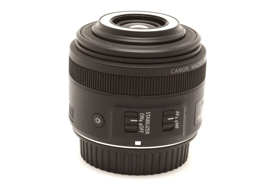 Lente macro Canon EF-S 35 mm f2,8 IS STM con capucha #49044 Foto 2 de 4