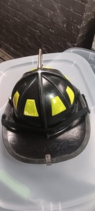 Cairns Model 1044 Fire Helmet