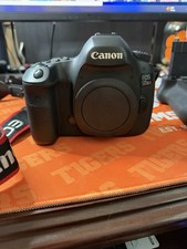 Canon EOS 5DSR 50.6MP Camera Body (USA MODEL) + 2 batteries 