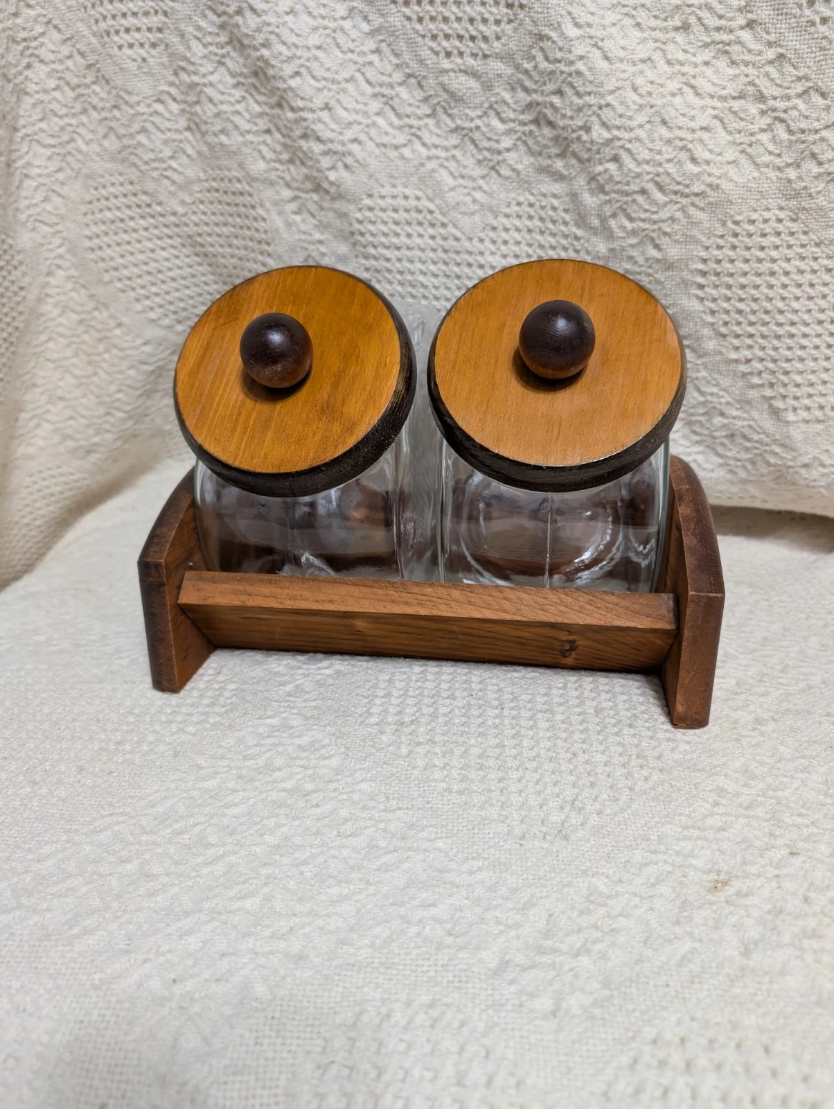 853 Vtg Merchant Canister Set Glass W/Wood Lids Holds 1/2 Gallon Each