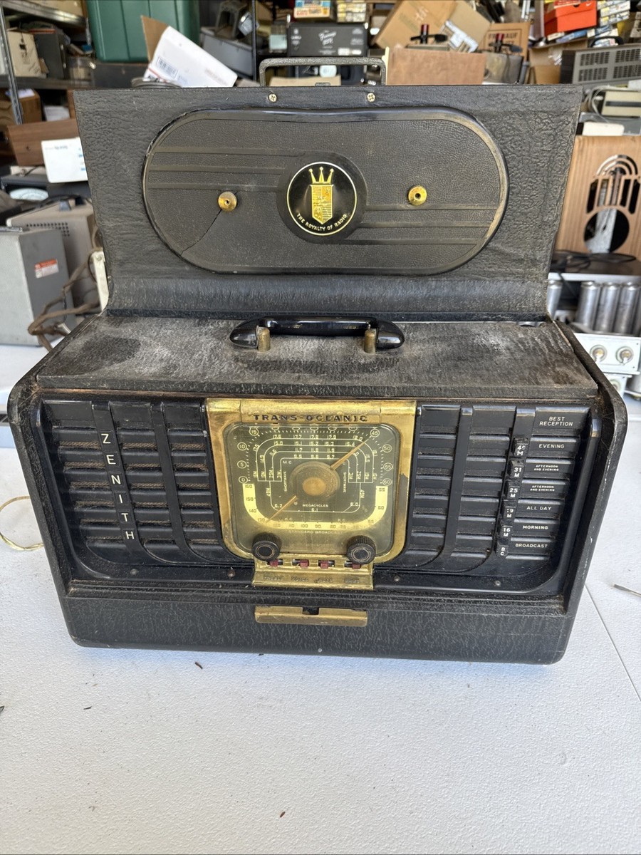 Vintage 1949-51 Zenith Trans-Oceanic Model G-500 Radio Powers On