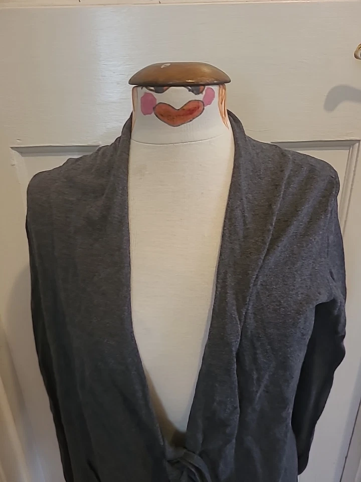 Cardigã feminino Noa Noa tamanho pequeno cinza manga comprida - Imagem 2 de 4