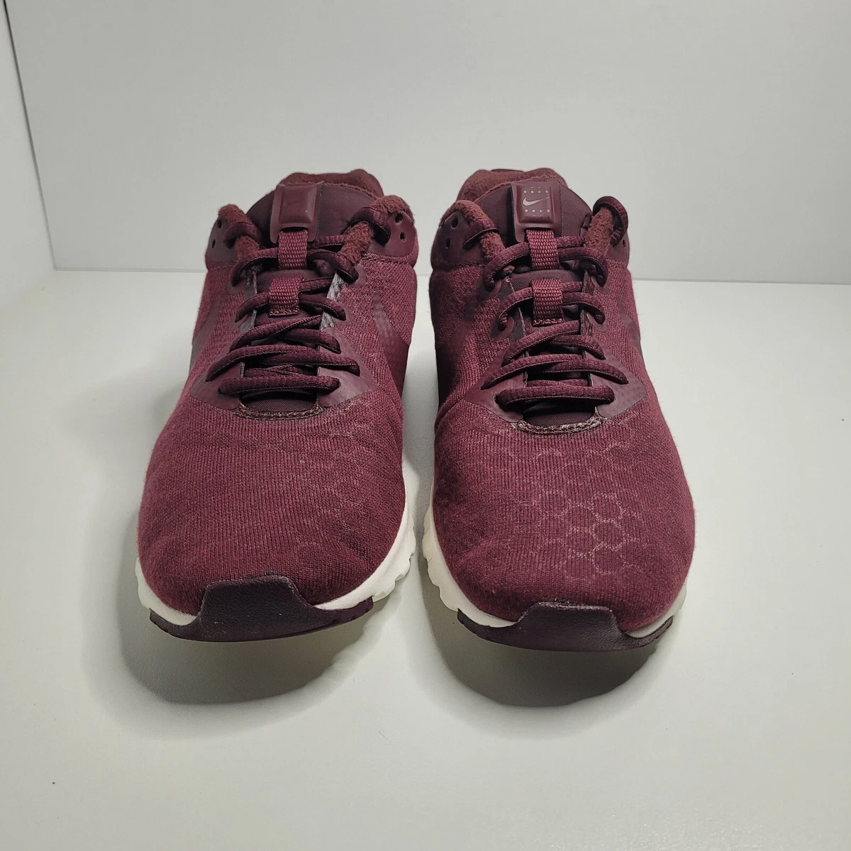 Nike Women s Air Max Motion 844895 600 Maroon Athletic Shoes Size US 9