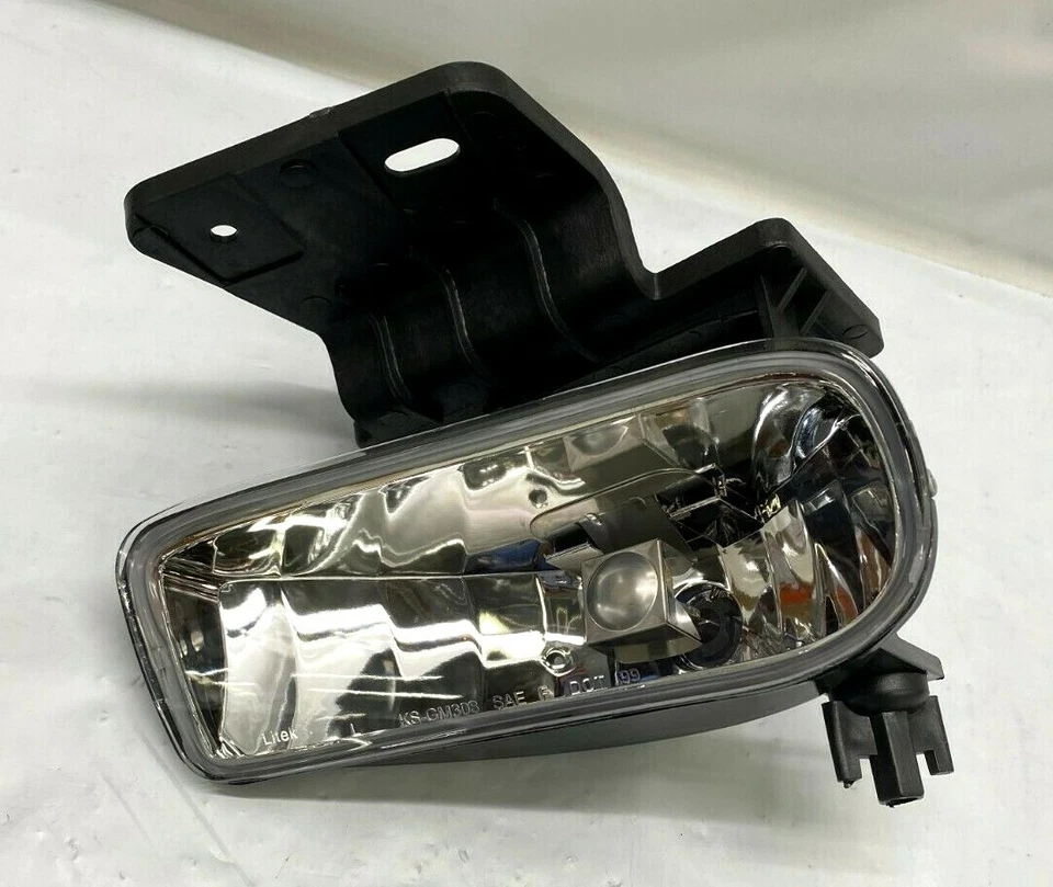 Dorman 923-840 Driver Side Fog Light Assembly  - Image 2 of 4