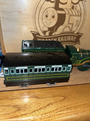 EMILY & EXPRESS COACH Friends Train TRACKMASTER 2006 HIT TOY CO TOYS R US! - Bild 8 von 15