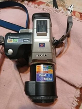 Sony Mavica MVC-FD91 0.8MP Digital Camera - Black & Metallic silver